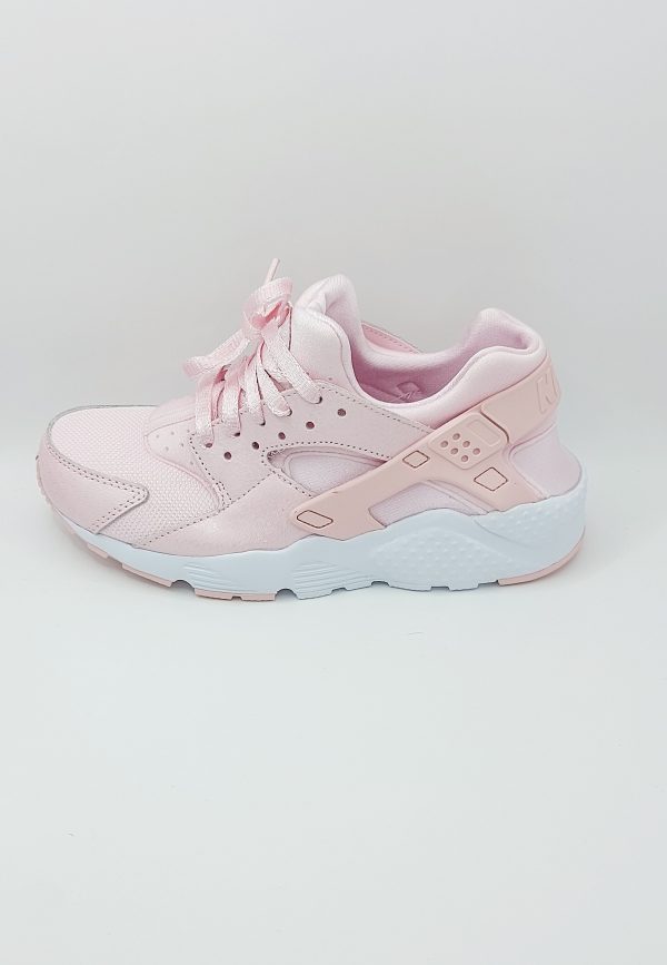 20240422_161739 NIKE AIR HUARACHE