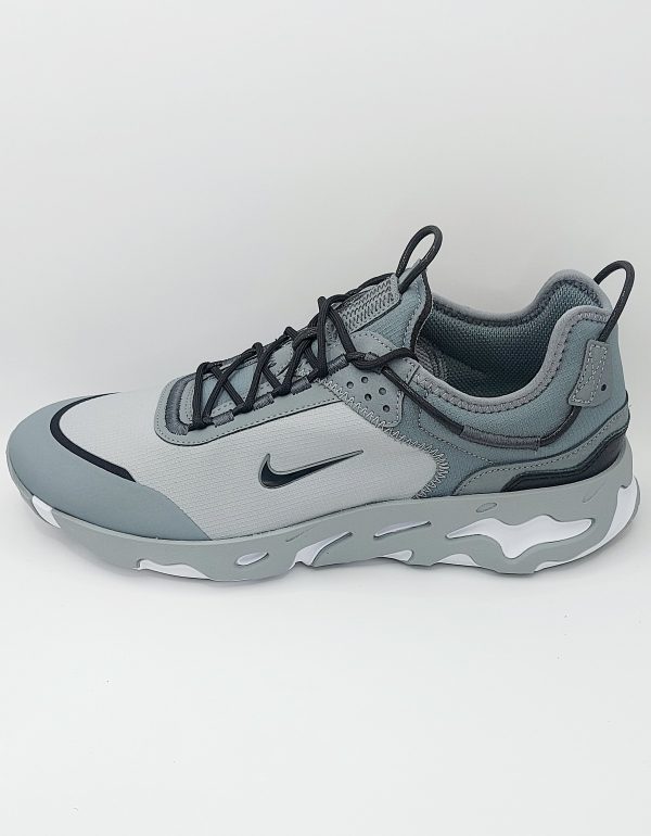 20240422_162716 NIKE REACT LIVE SE