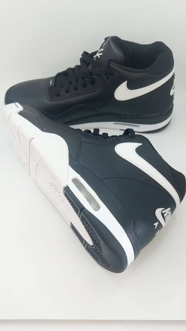 20240423_134305 NIKE FLIGHT LEGACY