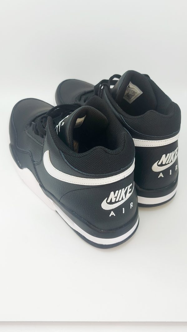 20240423_134328 NIKE FLIGHT LEGACY
