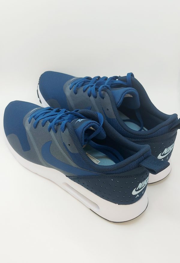 NIKE AIR MAX TAVAS