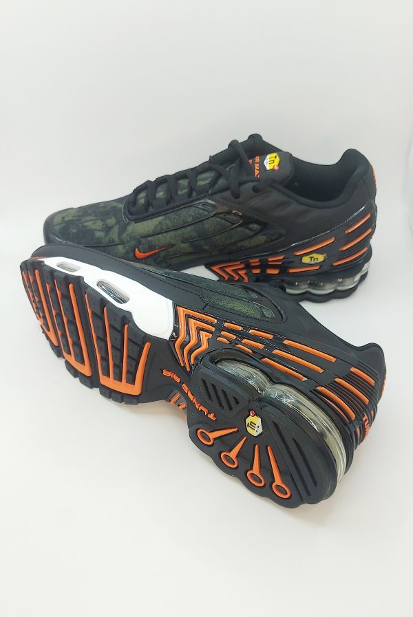 20240423_150701 NIKE AIR MAX PLUS 3