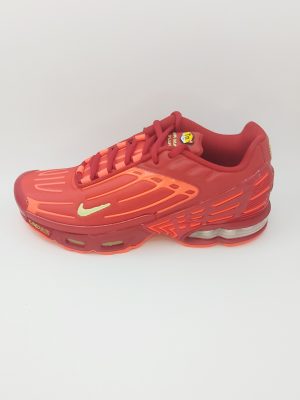 NIKE AIR MAX PLUS 3