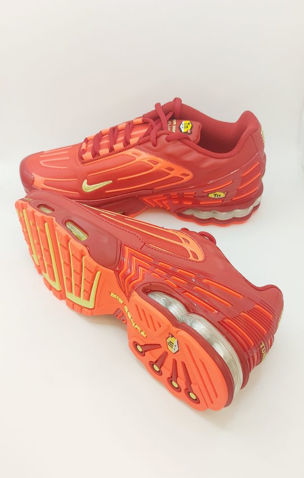20240423_151013 NIKE AIR MAX PLUS 3