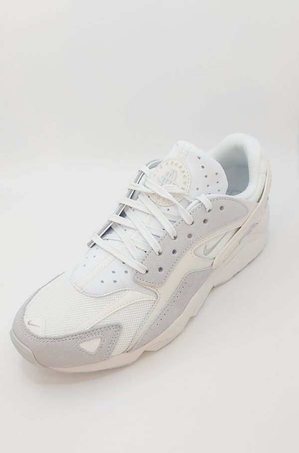 20240423_161656 NIKE AIR HUARACHE RUNNER