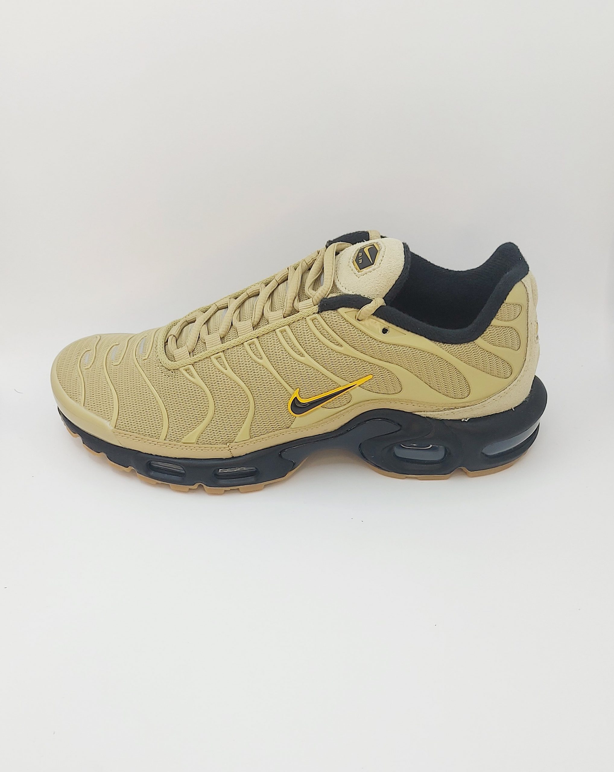 NIKE AIR MAX PLUS