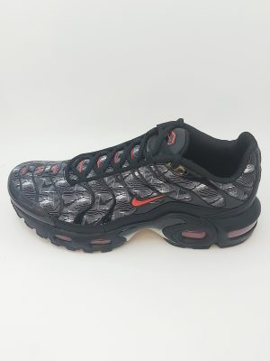 NIKE AIR MAX PLUS