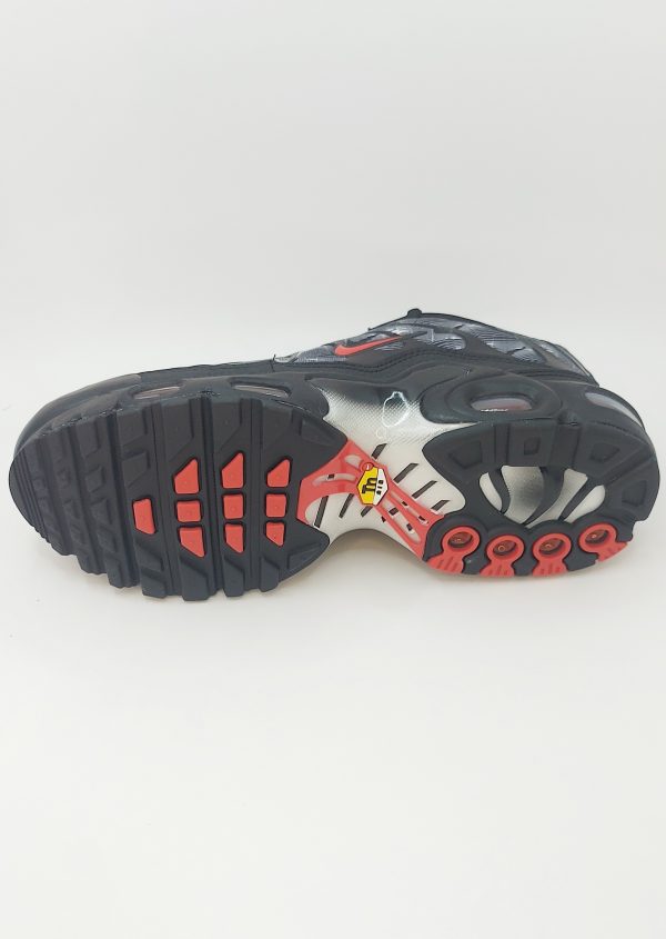 20240423_174901 NIKE AIR MAX PLUS